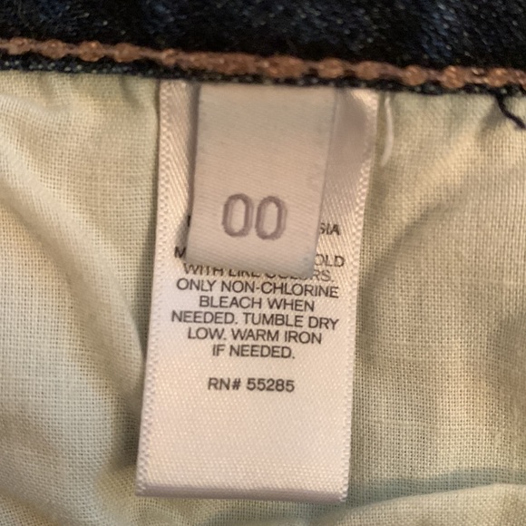 Express Shorts - Picture 4 of 7